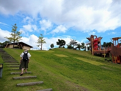 秦山公園（子どもの広場・ふれあい広場）